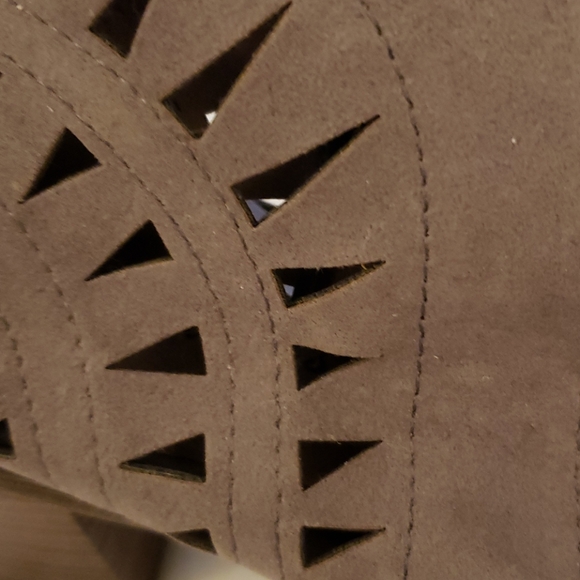 Booties - Picture 4 of 4